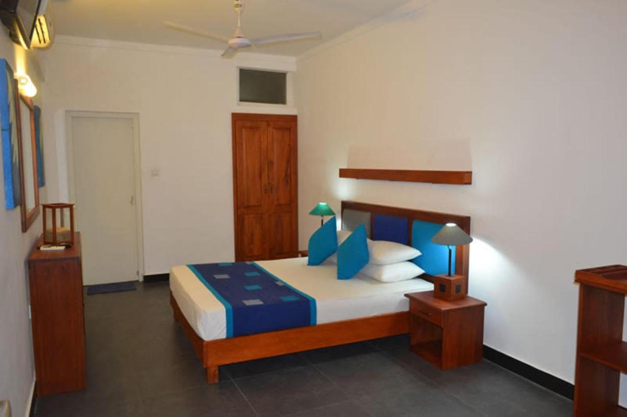 Star Beach Guest House Negombo Exterior foto